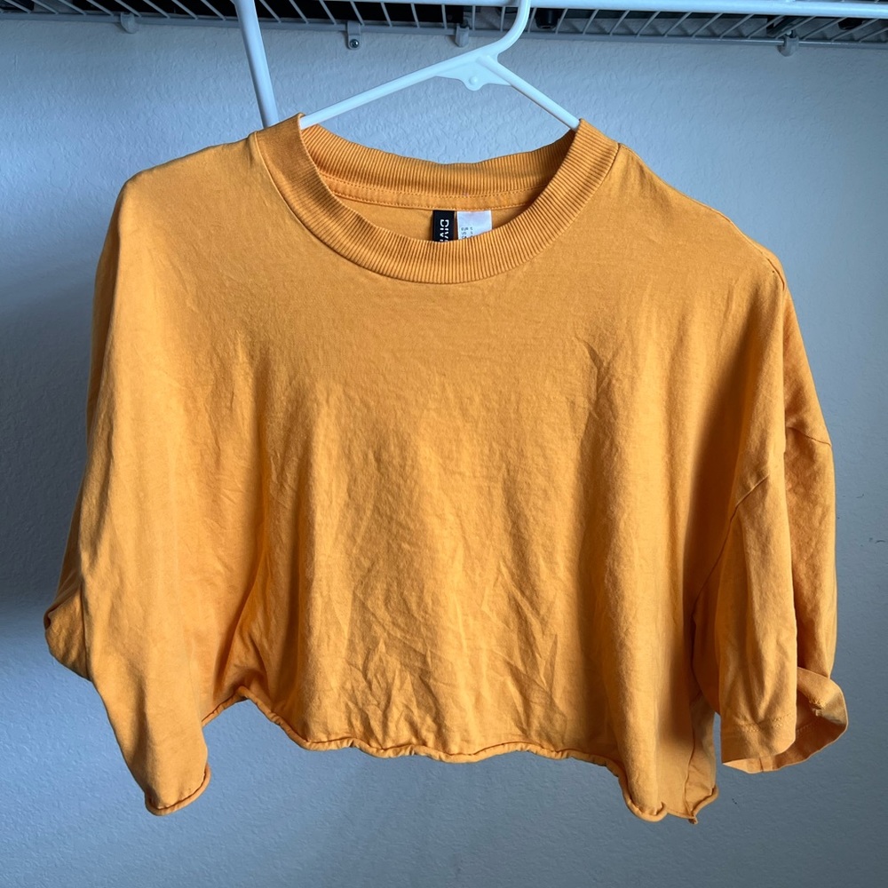 Cropped Yellow Tee